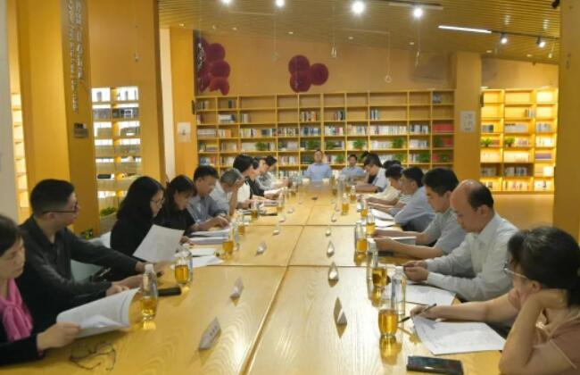 Hua&rsquo;an Zhonghui was invited to participate in the tripartite meeting of government, hospitals and enterprises, aiming to promote the growth and prosperity of the medical device industry